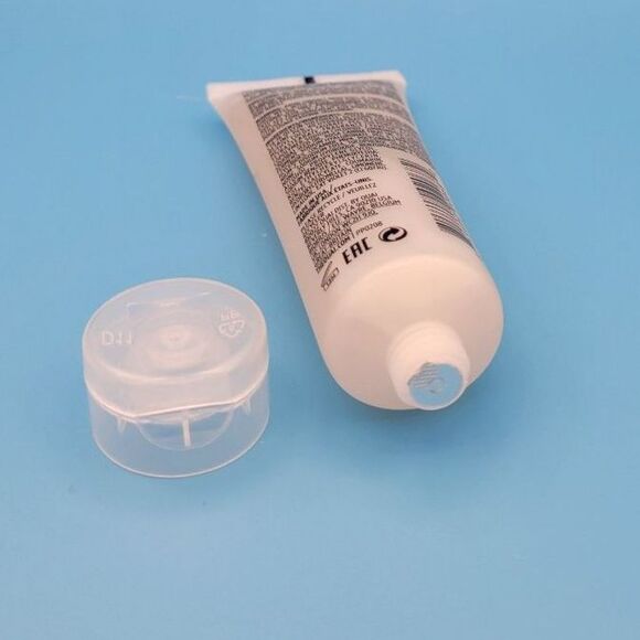 SEALED Ouai Body Cleanser - St. Barts Gentle Body Wash - Tropical Scented - New - Picture 3 of 3